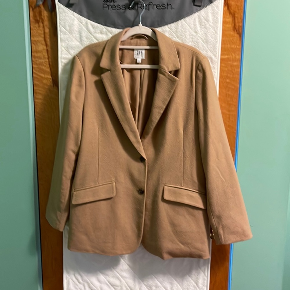 GAP-size 18, excellent condition. Great look with jeans for casual Friday.
